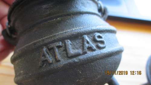 BRAAI TIME MINIATURE ATLAS CAST IRON POTJIE POTS "SALT AND PEPPER"