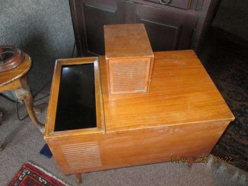 VINTAGE RADIOGRAM FOR REFURBISHMENT. HAMMERSTEIN AND GARRARD...PLEASE READ