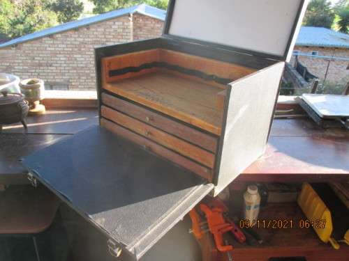 AMAZING..FIELD SAMPLE COLLECTORS CASE...PLEASE SEE PICS