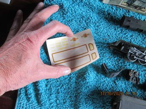 VINTAGE AIRFIX MODEL TRAIN ..PLEASE SEE