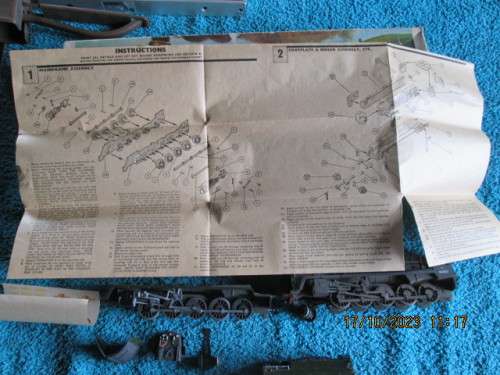 VINTAGE AIRFIX MODEL TRAIN ..PLEASE SEE