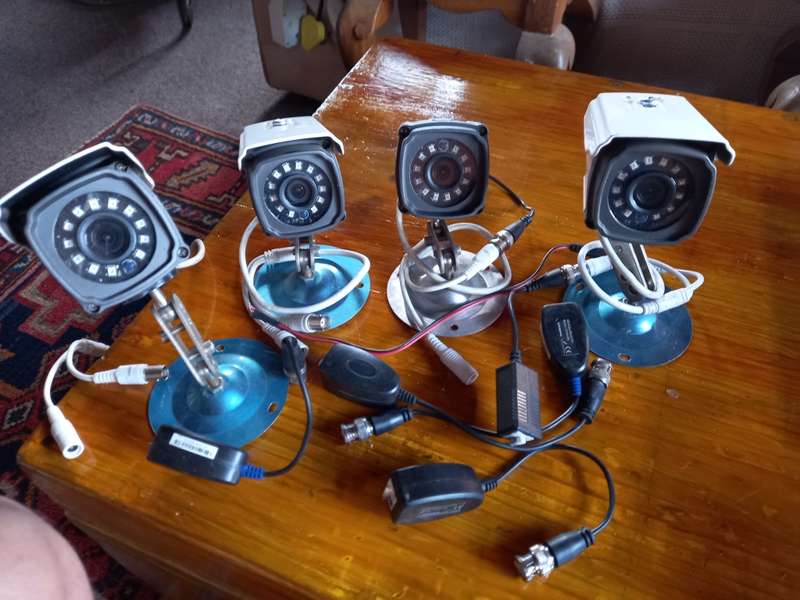 SECURITY CAMERA LOT