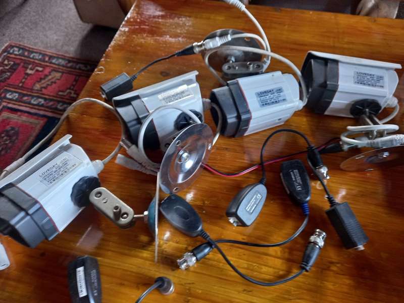 SECURITY CAMERA LOT