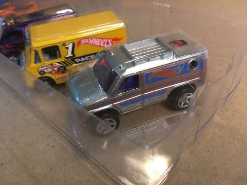 Hot Wheels Hot Ones metal/metal - Weekend Machines - 6 Car Toy set