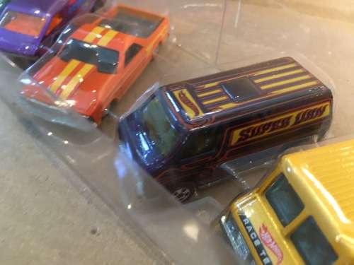 Hot Wheels Hot Ones metal/metal - Weekend Machines - 6 Car Toy set