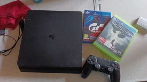 Sony PlayStation 4 Slim