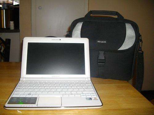 Samsung N140 with Office 2010 Home and Student Installed.  Bag Included