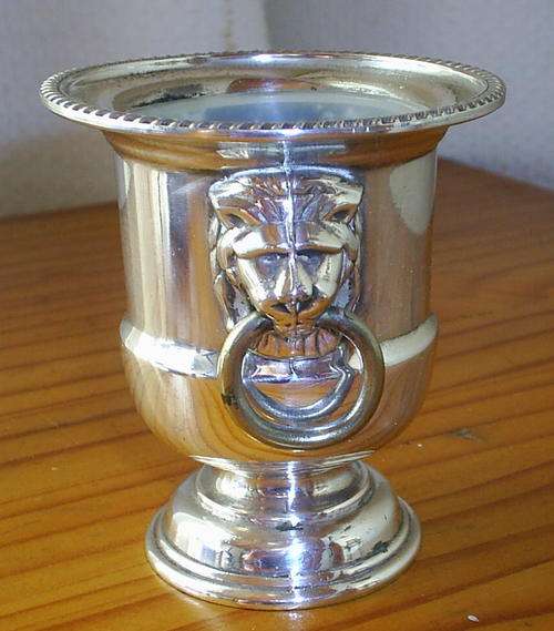 Silver Plaited Viners of Sheffield England Single Candle Stick Hodlder