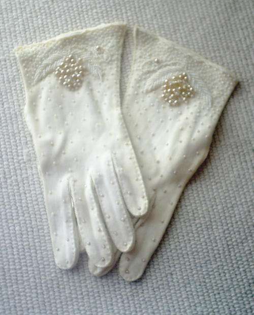 Vintage Ladies Beaded Gloves