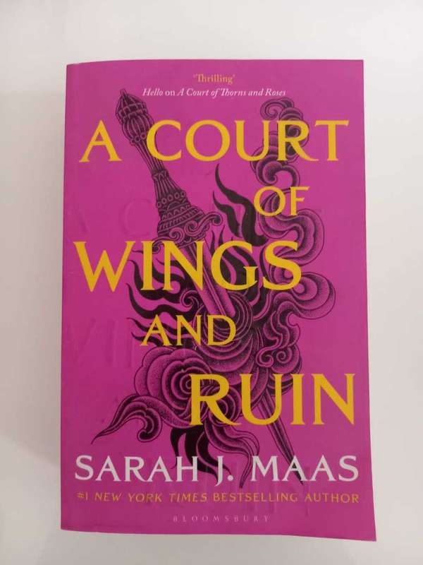 Sarah J. Maas - A court of wings and ruin