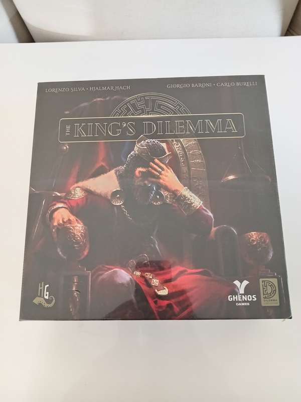 The King`s Dilemma Game