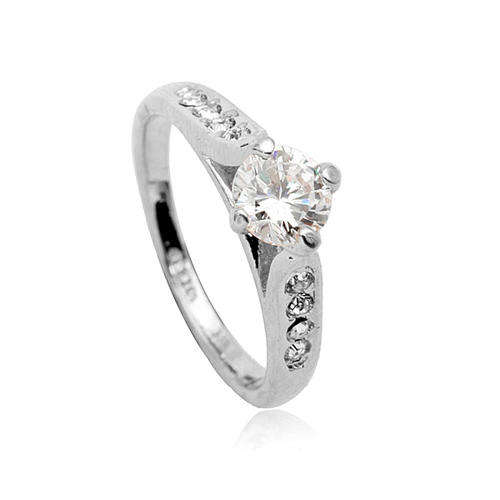 STUNNING!! Elegant Engagement Ring With Austrian Crystal Stellux Zirconia - size 17mm