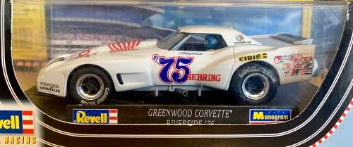 MONOGRAM REVELL GREENWOOD CORVETTE - RIVERSIDE 1975 -