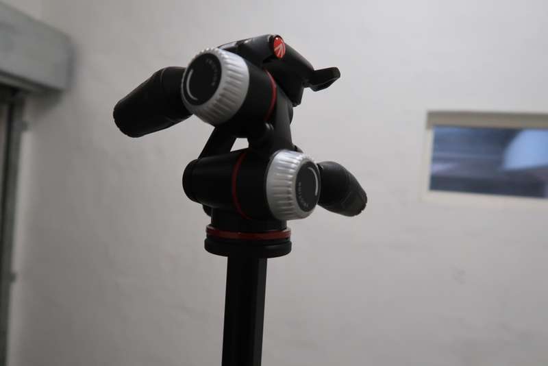 MANFROTTO MKO55 ALUMINUN WITH XPRO 3-WAY HEAD