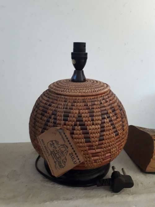 Zulu Beer basket Lamp stand