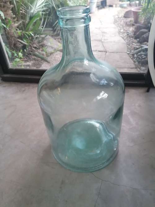 Super Cool Glass Carboy / Demijohn!!