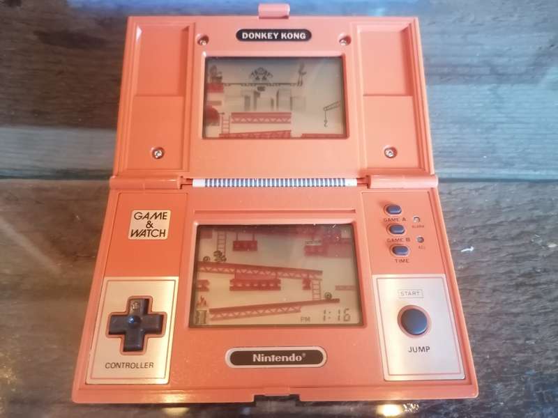 NINTENDO GAME AND WATCH DONKEY KONG I