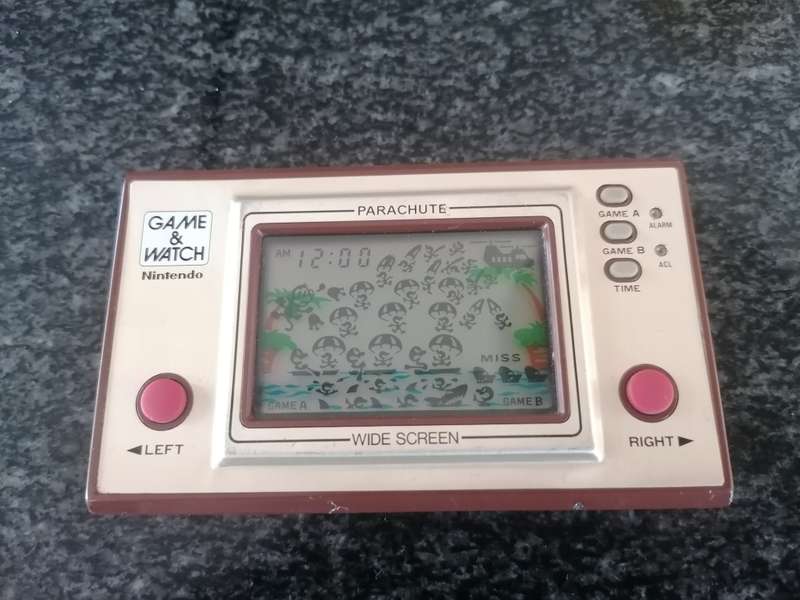 NINTENDO GAME AND WATCH  :  PARACHUTE