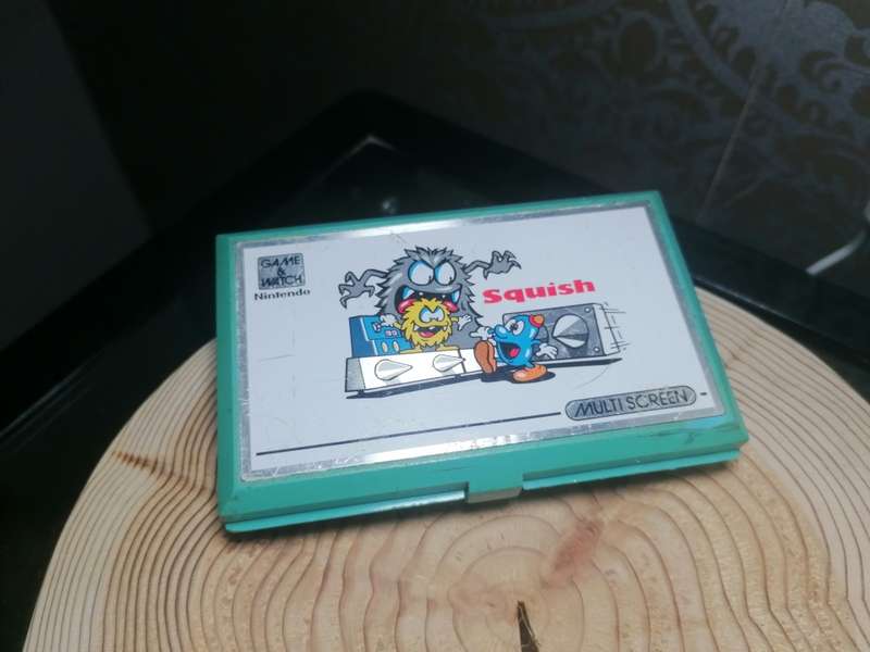 NINTENDO GAME AND WATCH SQUISH