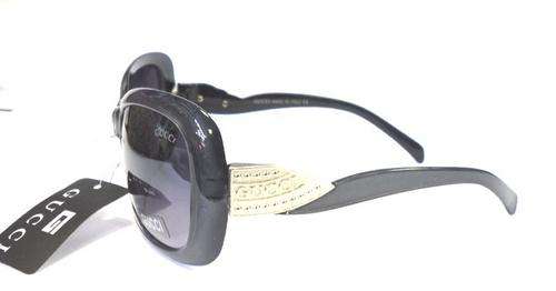 GUCCI STYLISH SUNGLASSES IN A FREE CASE