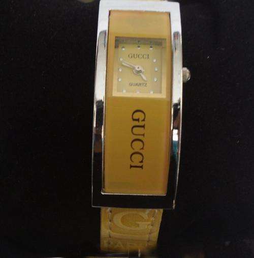 GUCCI WATCH IN A GIFT BOX - IDEAL FOR XMAS GIFTS