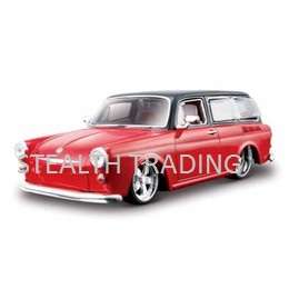 1:24 MAISTO 1967 VOLKSWAGEN 1600 SQUAREBACK REPLICA