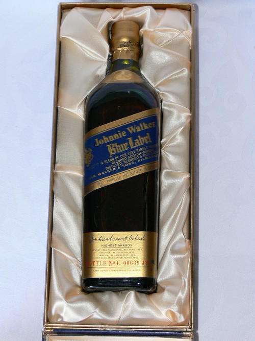 Johnnie Walker Blue Label Whisky 750 ml  (in box complete)