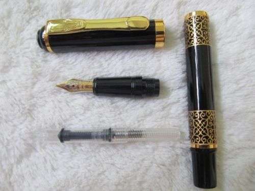 QIBAO MEDIUM NIB BLACK AND GOLD FOUNTAIN PEN