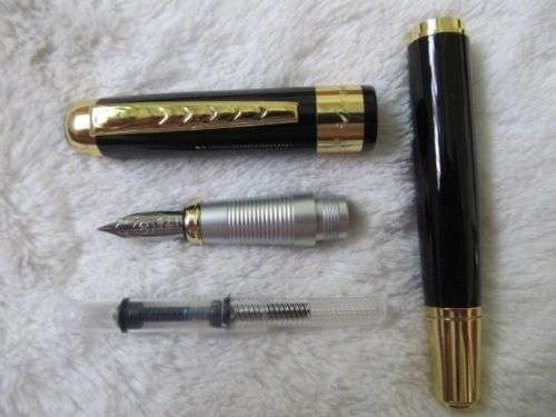 QIBAO MEDIUM NIB BLACK AND GOLD FOUNTAIN PEN