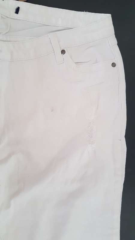 White Freyd and patched Jeans ****** SA Size 36 ******