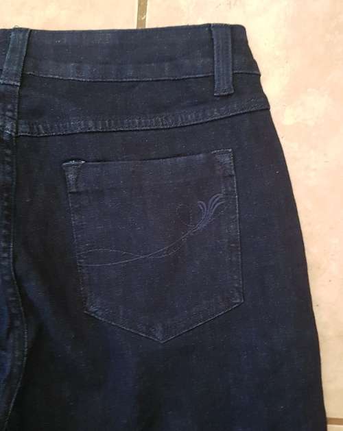 Navy straight leg ladies jean. Size 10 available