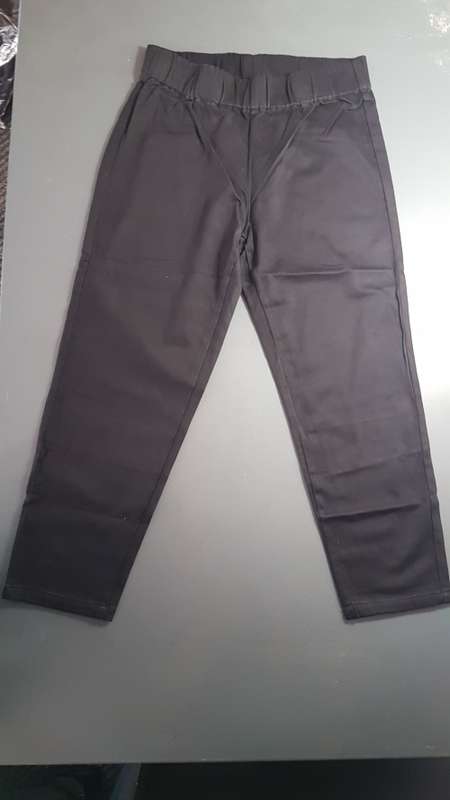 Ladies 3/4 Black Jean - Elastic Waist SIZE S - XL Available