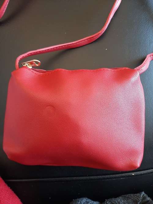 Get a free Kylie eyeliner with this bag!!!!!!