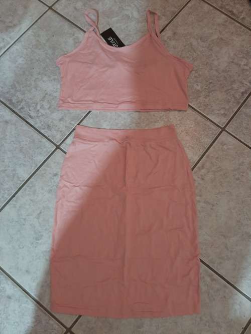 Brand New: Skirt & Croptop Combo Size XL