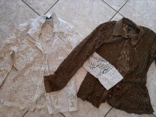 2 x Ladies Lace Tops Size Small