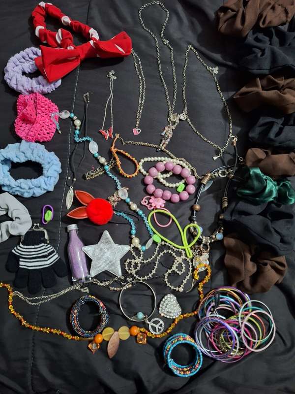 Lot of Jewelery and hair accesories