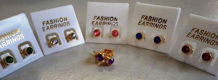 12 Pairs of Stud Earings - 1 bid