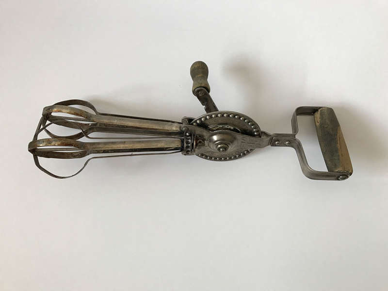 Vintage Ball Drive Swift Whip Hand Beater