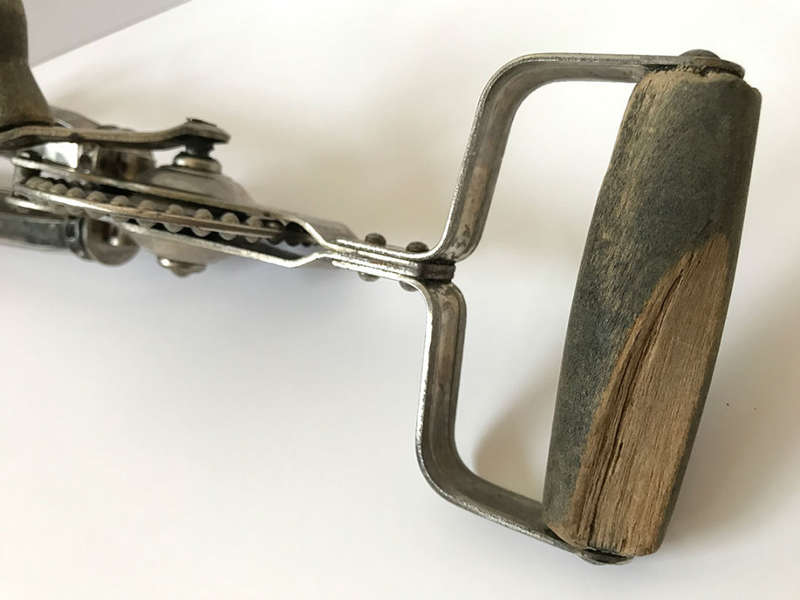 Vintage Ball Drive Swift Whip Hand Beater