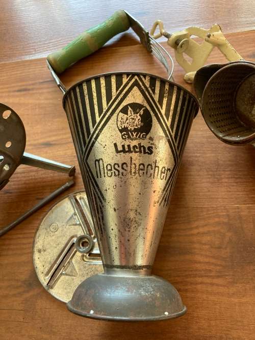 Assorted Vinatge Kitchenalia
