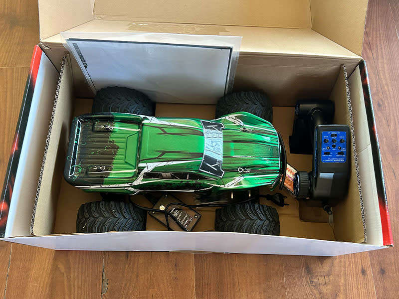 HSP Racing  1/10 4WD Brushless Monster Truck RTR + Extra Battery