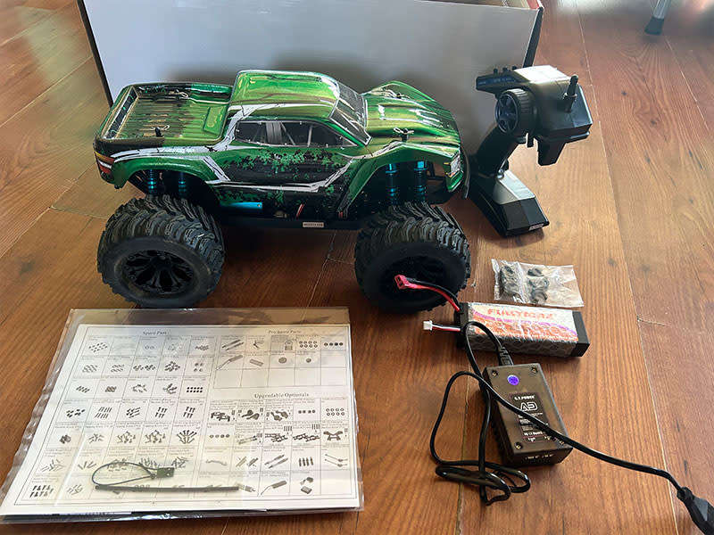 HSP Racing  1/10 4WD Brushless Monster Truck RTR + Extra Battery