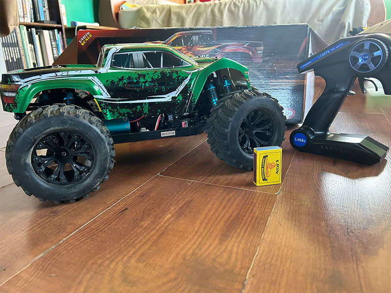 HSP Racing  1/10 4WD Brushless Monster Truck RTR + Extra Battery