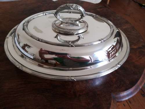 Elegant silver Plate Entree dish. Measurement length 30cm by height 14cm