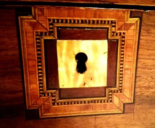 Beautiful 19th Century Victorian Mahogany and Mother of Pearl Marquetry Inlaid writing box. 1880s