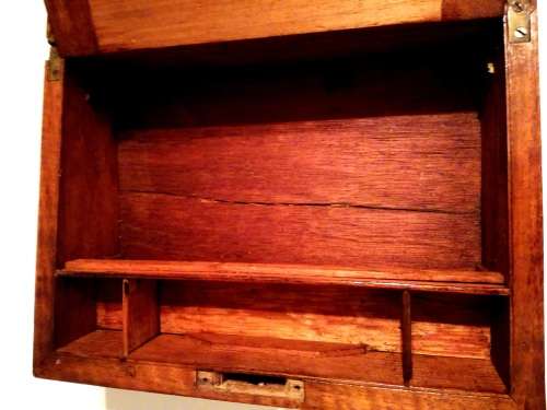 Beautiful 19th Century Victorian Mahogany and Mother of Pearl Marquetry Inlaid writing box. 1880s