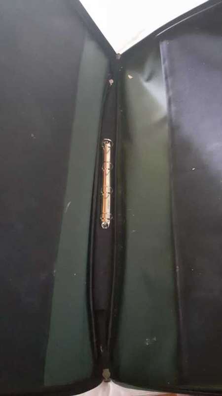 Nylon Art Portfolio bag. Excellent condition. Measurement 104 cm length by 75cm width