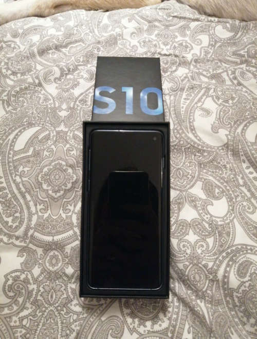 Brand new Samsung Galaxy S10