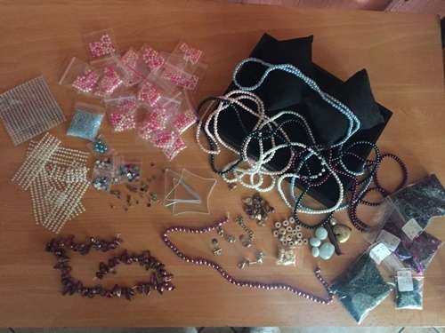 BULK LOAD BEADS AND MORE Starting at R1.00 VALUE R1400