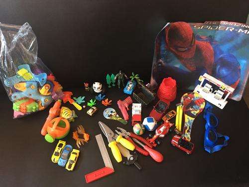 Boys and girls various a steal for R1.00 Starting bid look inside dont miss out
